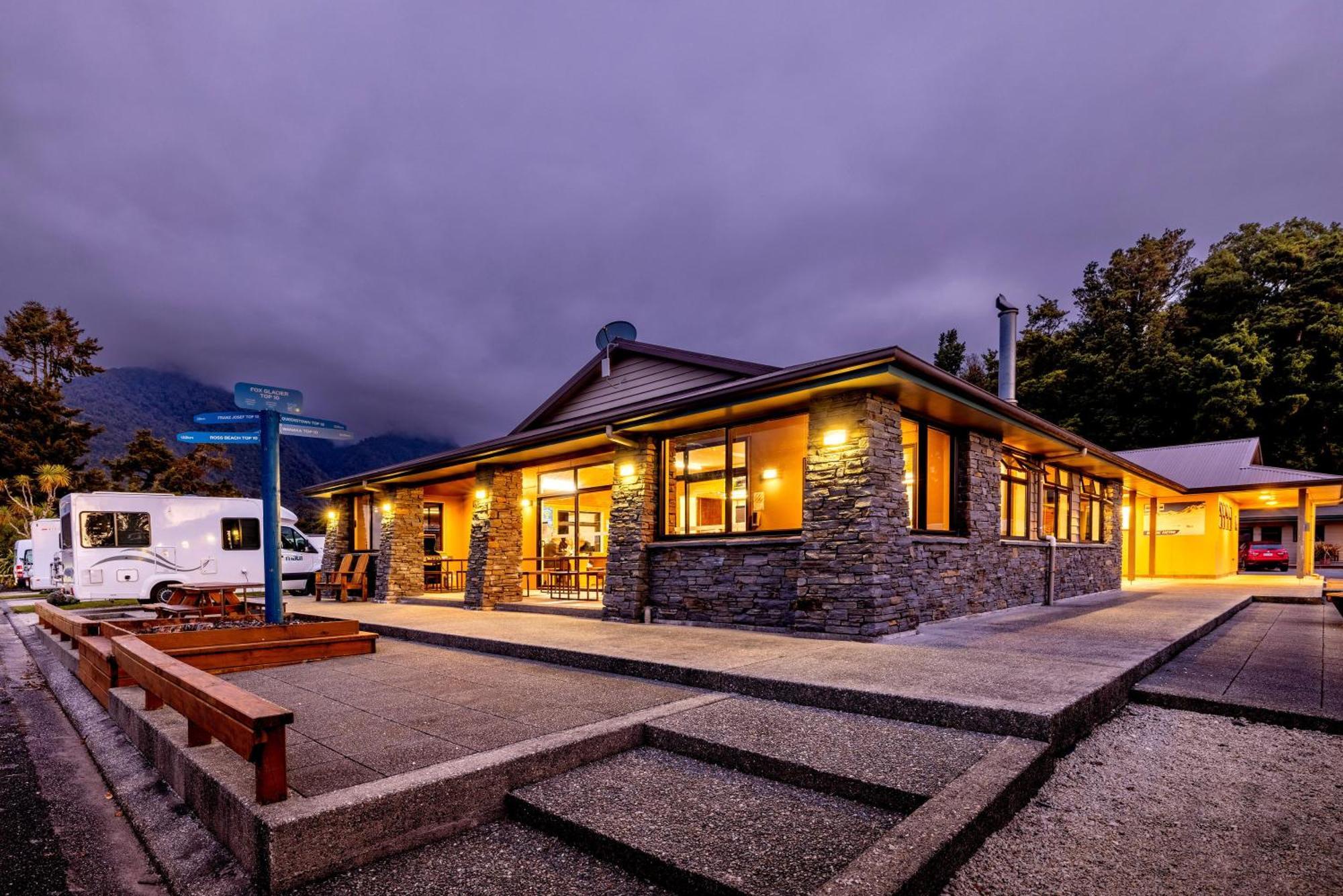 Fox Glacier Top 10 Holiday Park & Motels Экстерьер фото