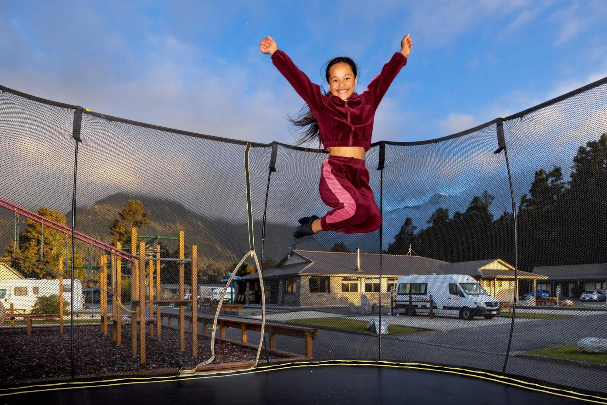 Fox Glacier Top 10 Holiday Park & Motels Экстерьер фото